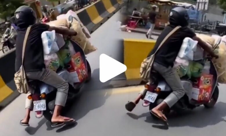 Viral videos : নেটদুনিয়ায় ভাইরাল এখন এই স্কুটি চালক, দেখুন ভিডিও 1 PicsArt 06 24 04.41.22