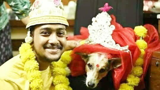 Viral : পরনে টুকটুকে লাল বেনারসি, এক যুবক বিয়ে করছেন কুকুরকে, দেখে অবাক নেটমহল 1 PicsArt 07 02 11.33.15