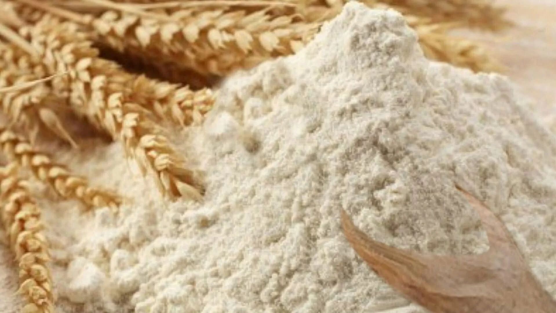 Flour spraid in a table