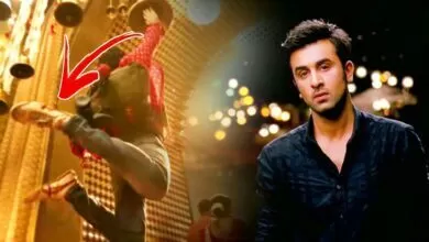 Brahmastra : বিতর্কের মুখে ব্রহ্মাস্ত্র, জুতো পরে মন্দিরের ঘণ্টা বাজিয়েছে রণবীর, ছবি বয়কটের আহ্বান নেটিজেনদের 8 PicsArt 06 16 05.39.37